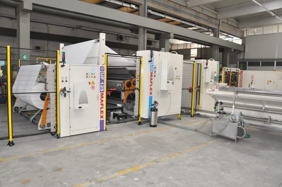 Maflex’s continuos and fully automatic ARES line is able to produce both AfH and consumer rolls.