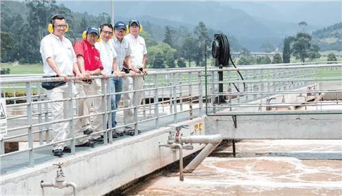 Above: Staff at the Cajicá-based tissue plant, which manufactures four pack rolls as well as kitchen towels in premium and 3ply. 