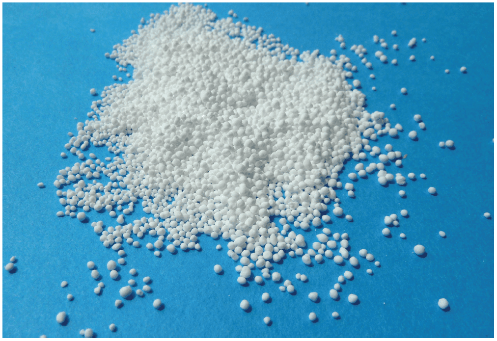 Figure 1. FennoSpec 9368 is supplied in a granular form, providing a lower dusting tendency and a faster dissolution rate compared to other powder repulping aid. FennoSpec 9368 is conveniently packed in 10 kg white repulpable paper bags, which can be fed directly to a pulper without opening.