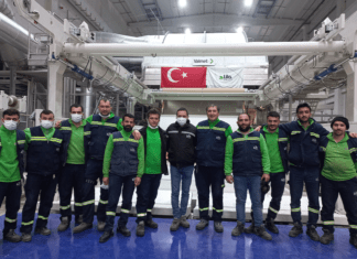 Lila Paper boosts capacity by 33% with TM start-up The start-up team: Lila Paper
