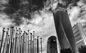 Image cc: Milan, City Life, Elisa Lovene