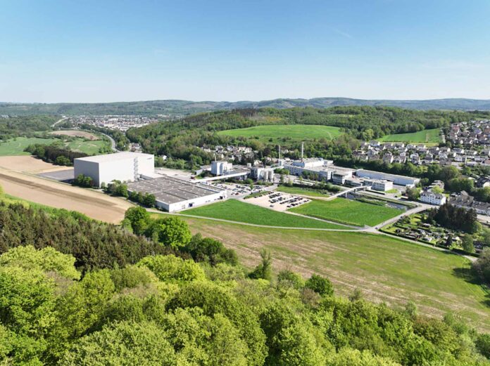 Above: Established in 1948 as “Westfälische Papierfabrik”: WEPA Group’s production site and headquarters in Arnsberg, Germany