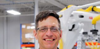 DISTRIBUTION SPECIAL NŪMOVE: Meeting the challenge of SKU proliferation with flexible and high-speed robotic palletising in modern tissue production Luc Vanden-Abeele, Director of Marketing at NūMove Robotics & Vision